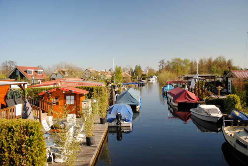 Canals around Lucky Lake Hostel Amsterdam