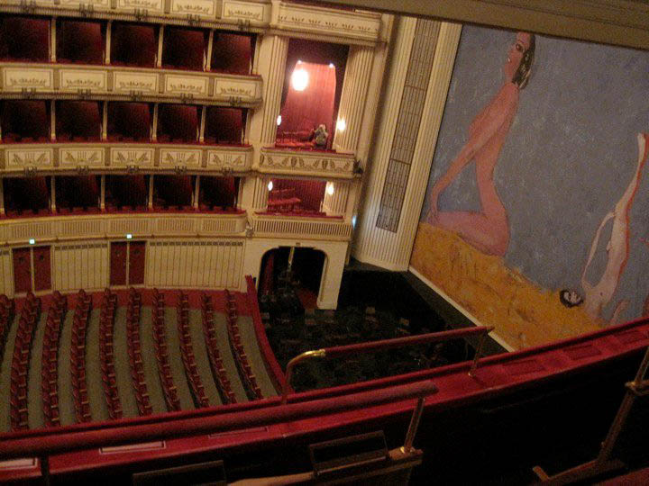 Inside the Staatsoper for the Vienna Ballet