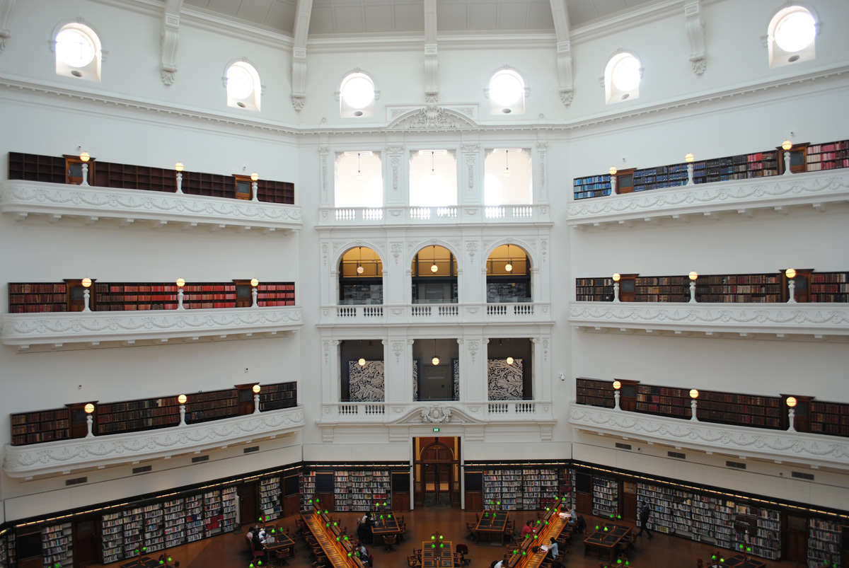 Victoria State Library inside the dome white