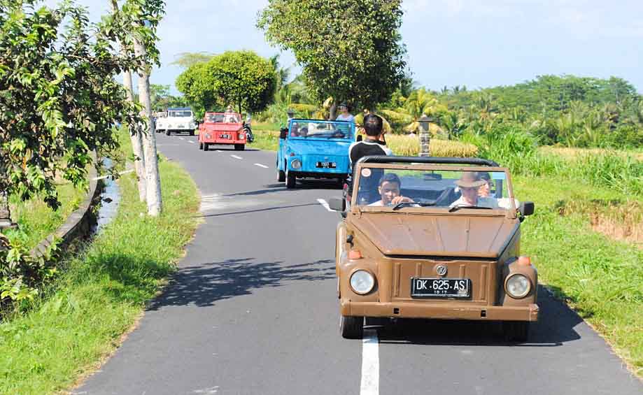 VW Safari Bali on the road