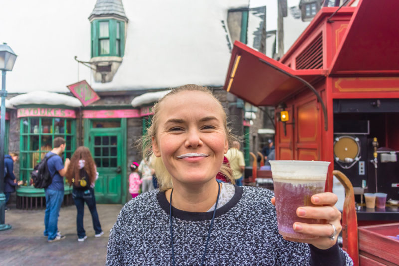 Drinking Butterbeer in Hogsemeade, Universal Studios Hollywood