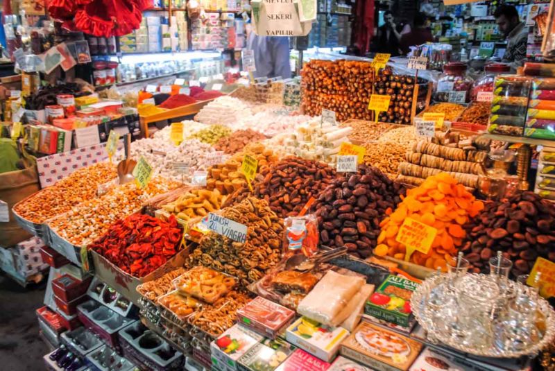 Spices for sale at the Istanbul Spice Bazaar