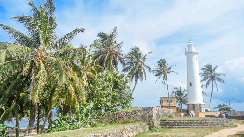 Lighthouse along the wall of Galle Fort Sri Lanka header