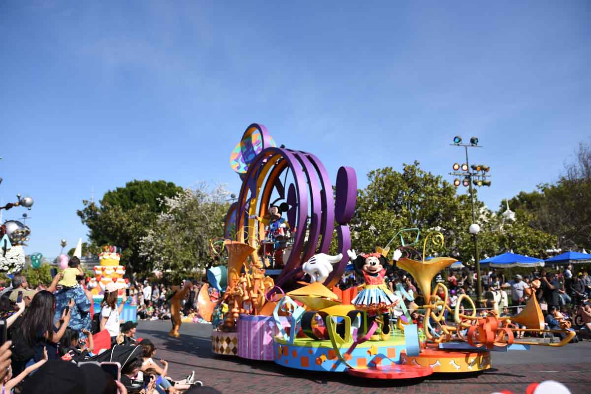 Minnie and Mickey in the Soundstation Parade Disneyland