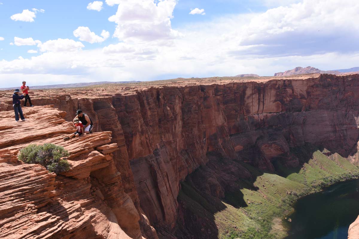 The cliffs of Horseshoe Bend