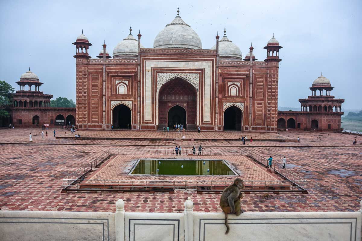 Kau Ban Mosque at the Taj Mahal