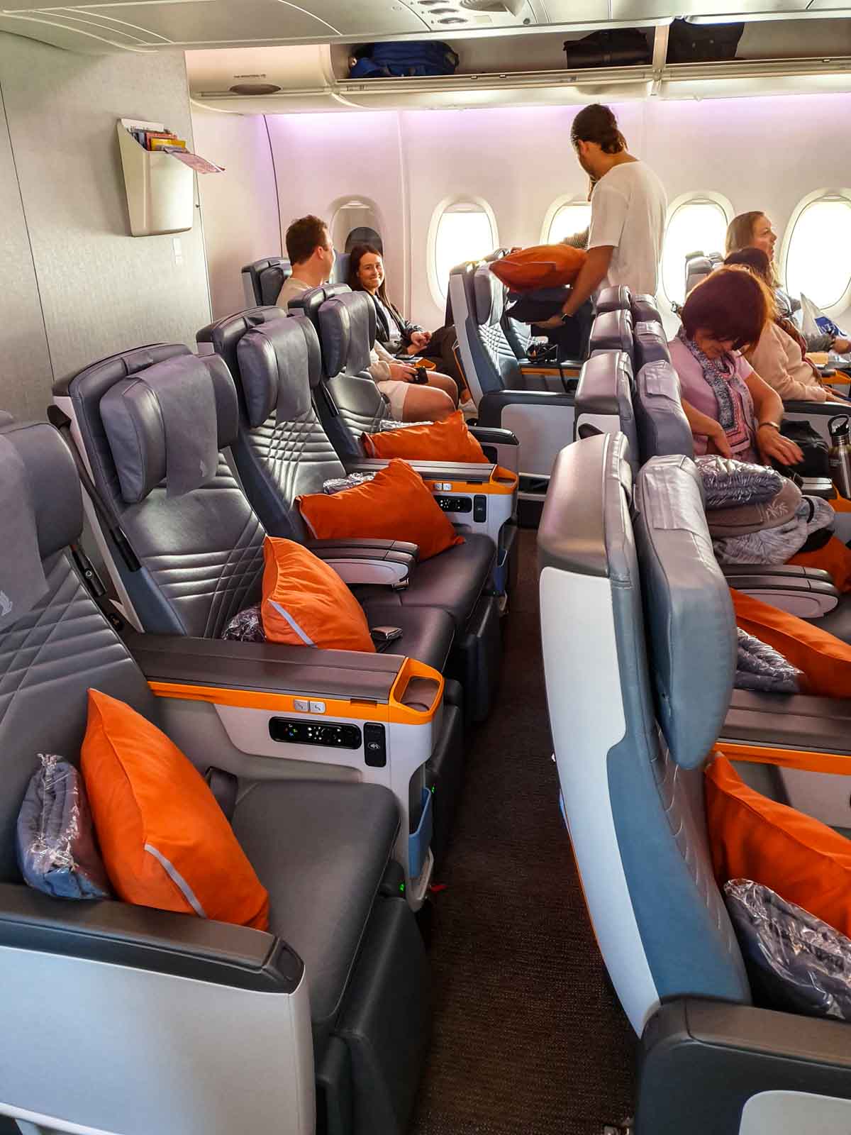 Premium Economy Singapore Airlines Boeing 777 300Er FUBJV