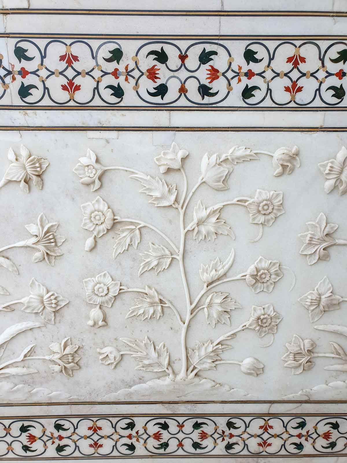 carved decorations on the Taj Mahal