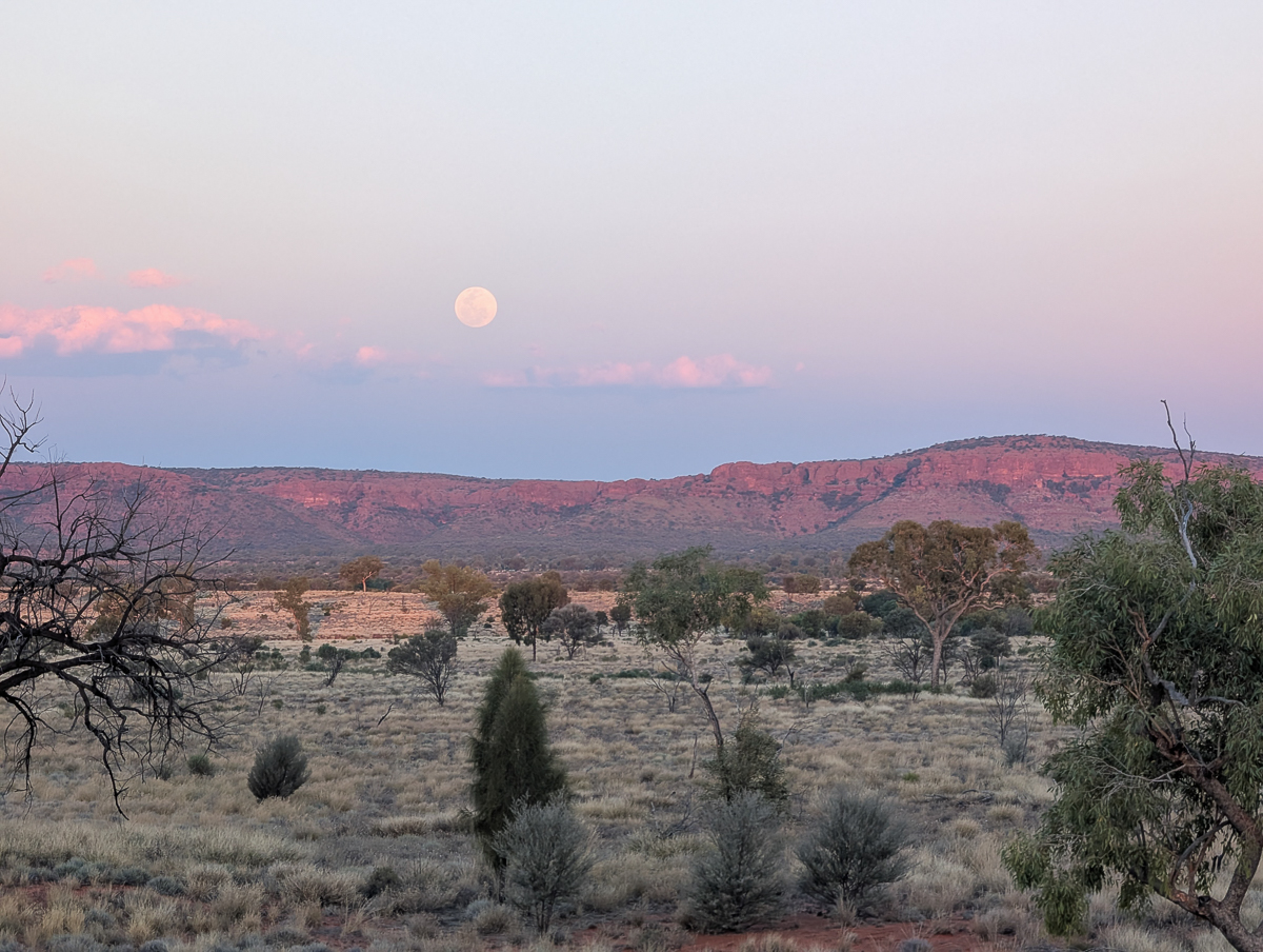Moonrise over Kings Canyon escarpment
